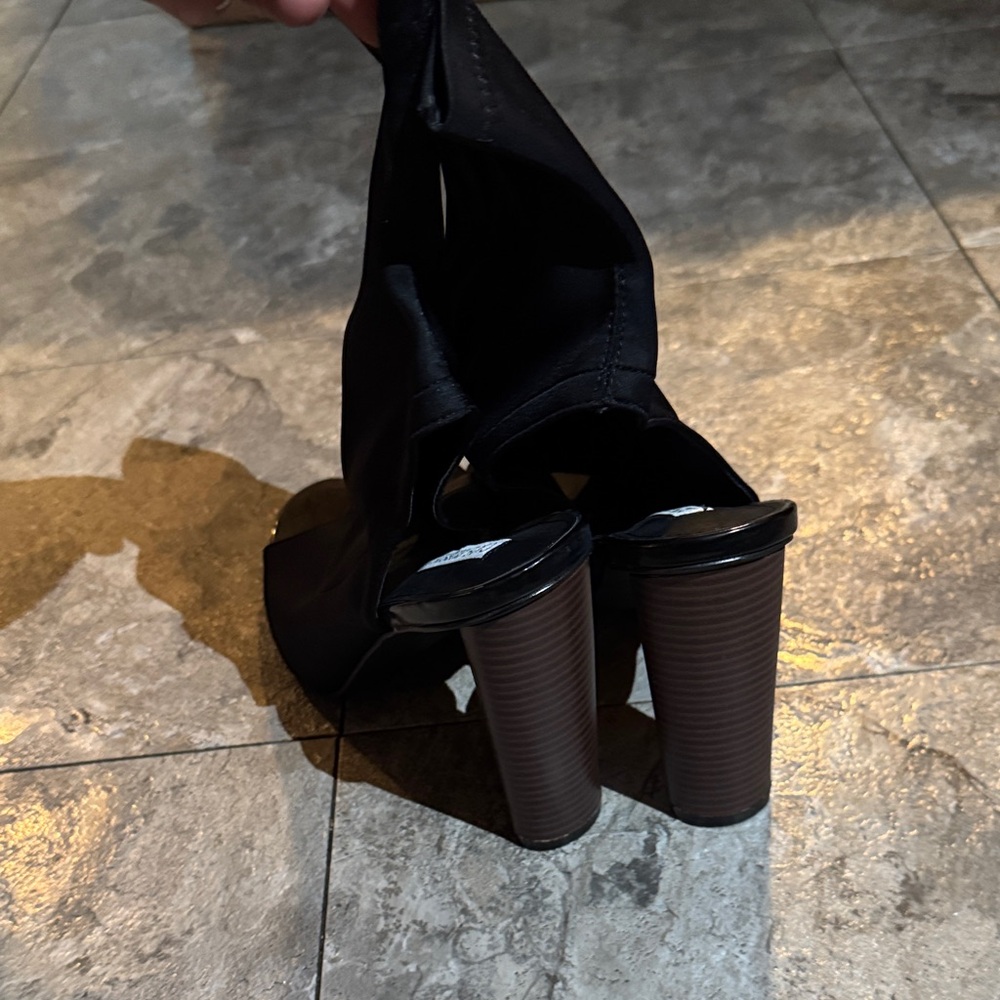 Cape Robbin Black Peep-Toe Heeled Boots🌑🪐
